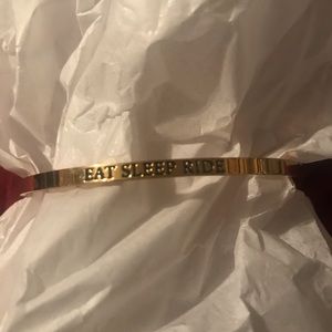 Metal wrist bracelet